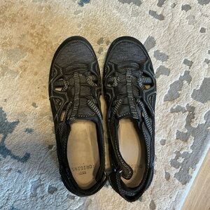 Earth Origins open back summer shoes